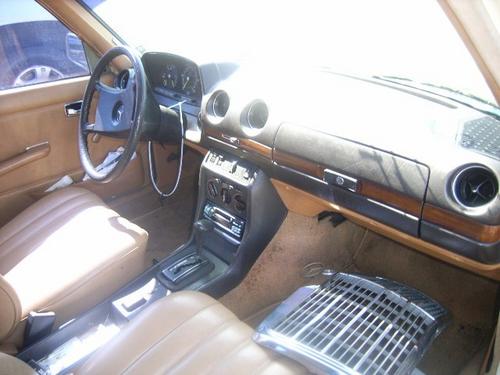 MERCEDES-BENZ MERCEDES 240D