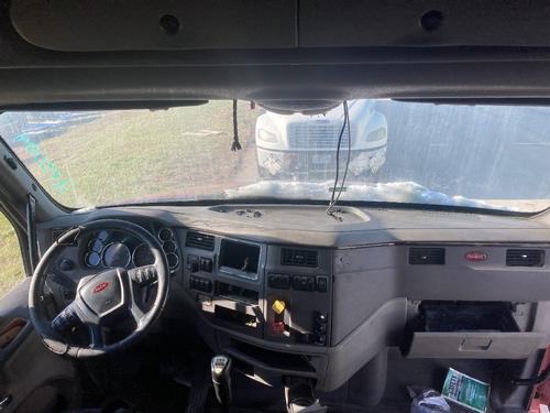 Peterbilt 587