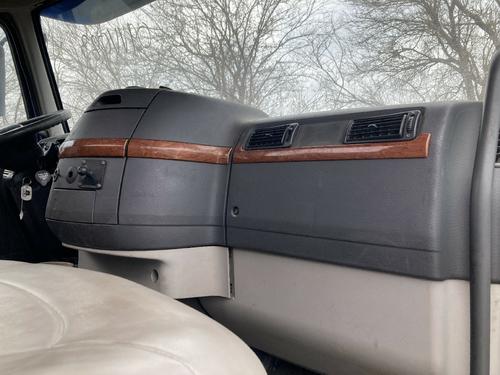 Volvo VNM
