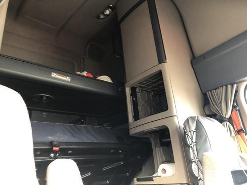 Freightliner CASCADIA