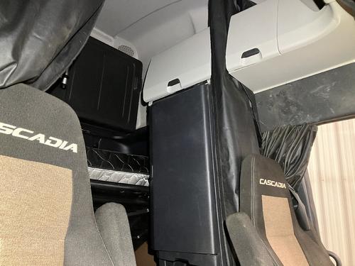 Freightliner CASCADIA