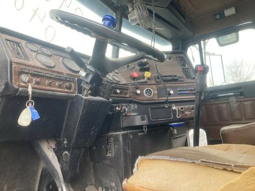 Freightliner FLD120