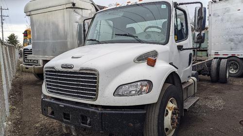 FREIGHTLINER M2 106