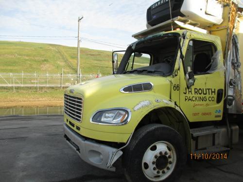 FREIGHTLINER M2 106