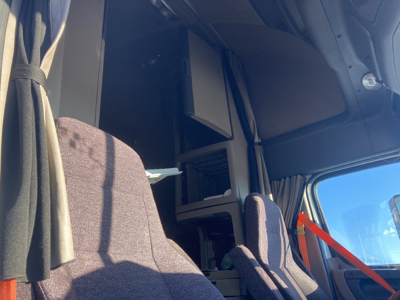 Freightliner CASCADIA
