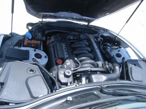 JAGUAR XK8
