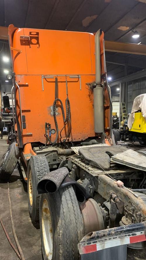 FREIGHTLINER COLUMBIA 120