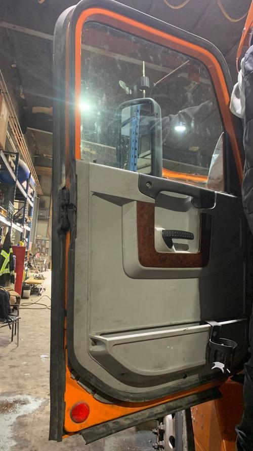 FREIGHTLINER COLUMBIA 120