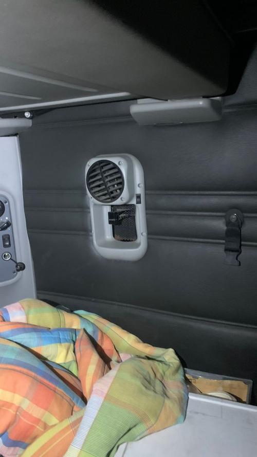 FREIGHTLINER COLUMBIA 120