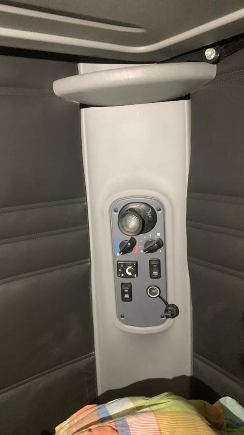 FREIGHTLINER COLUMBIA 120