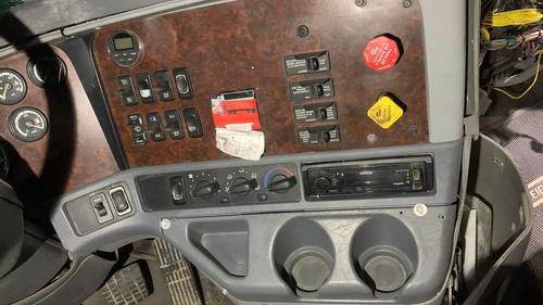 FREIGHTLINER COLUMBIA 120