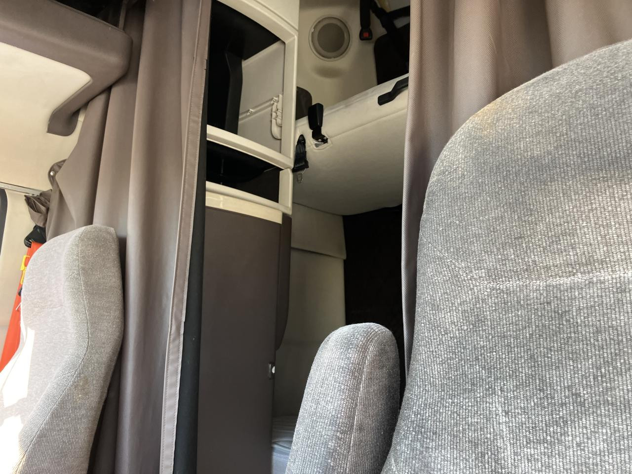 Volvo VNL