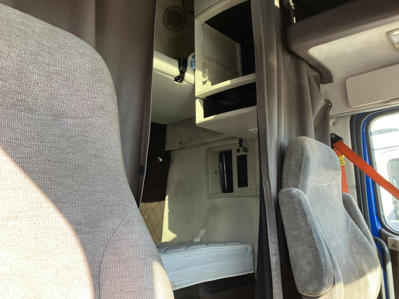 Volvo VNL