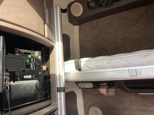 Volvo VNL