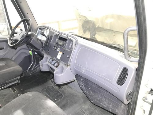 Freightliner M2 106
