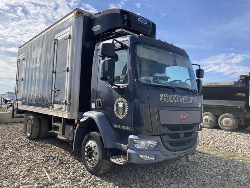 Peterbilt 220 COE