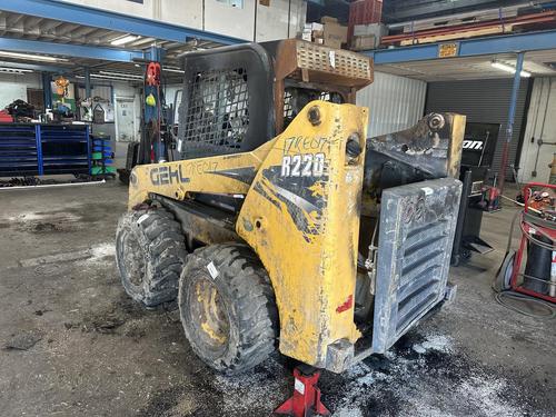 Gehl R220