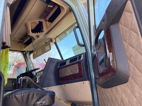Freightliner 122SD