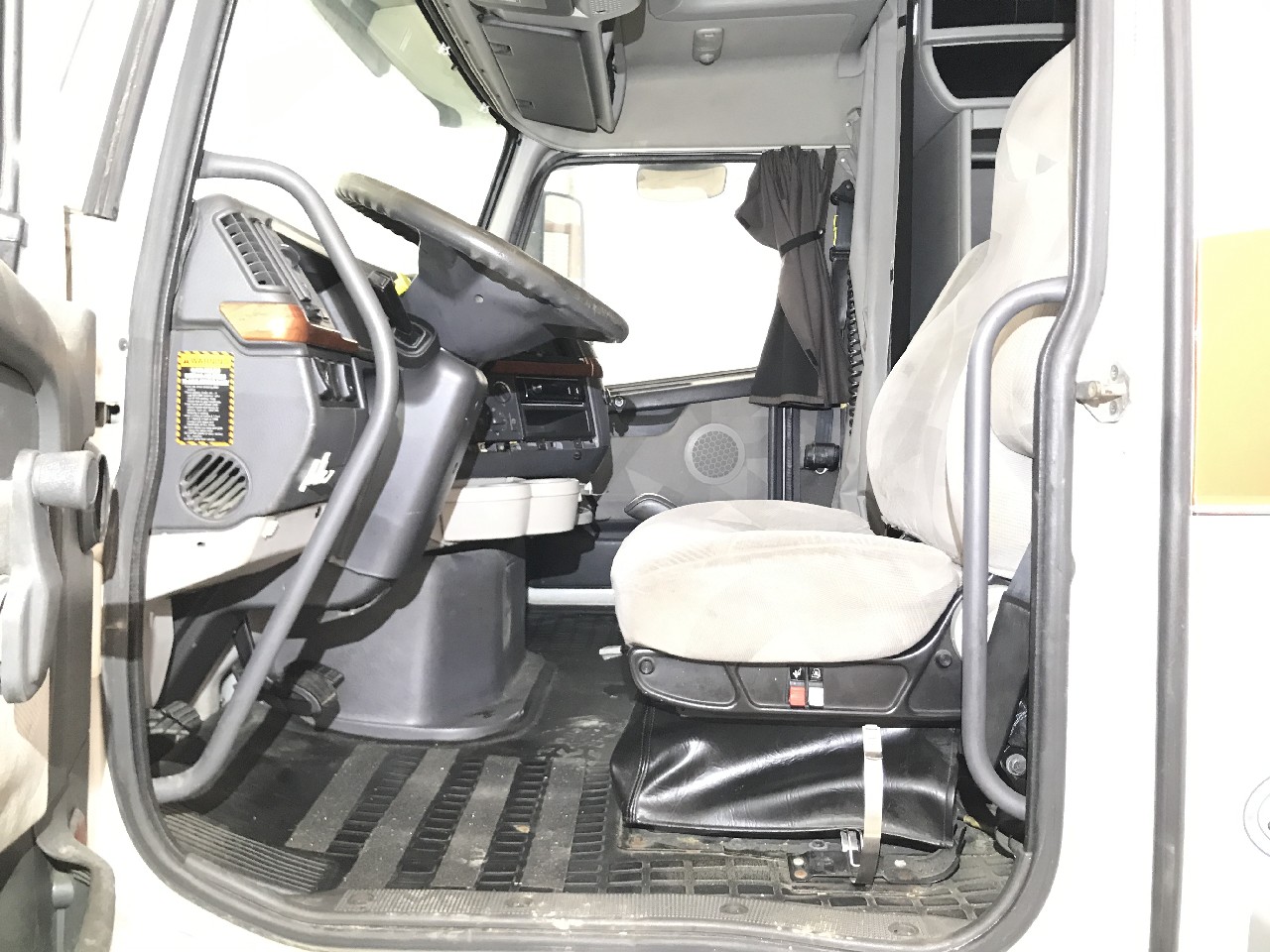 Volvo VNL