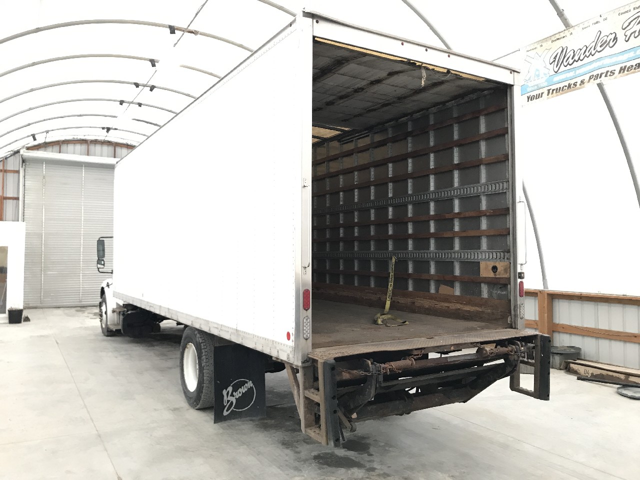 Freightliner M2 106