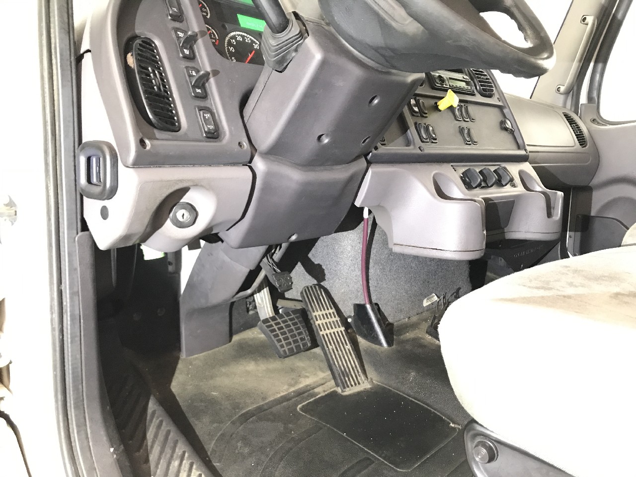 Freightliner M2 106