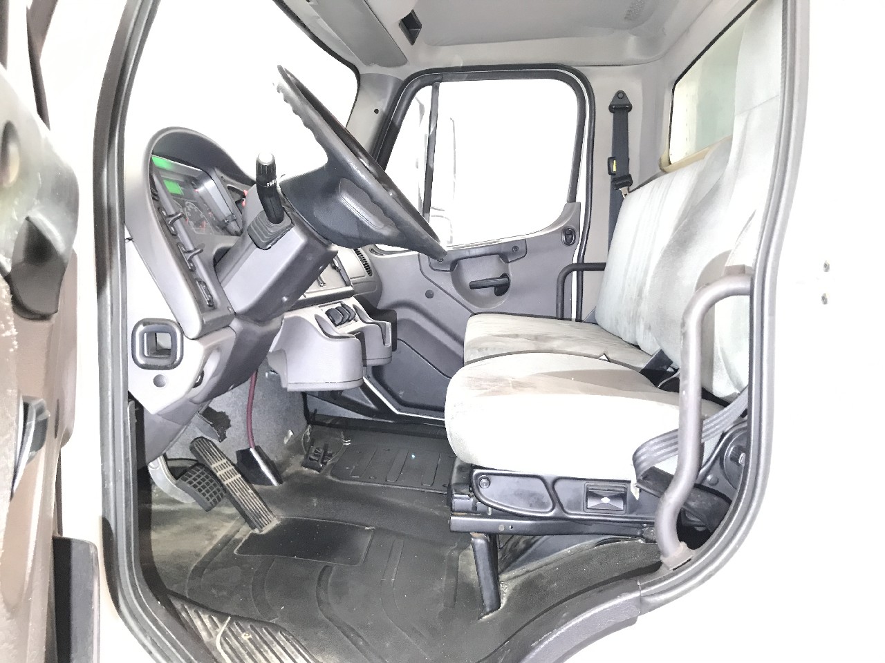 Freightliner M2 106