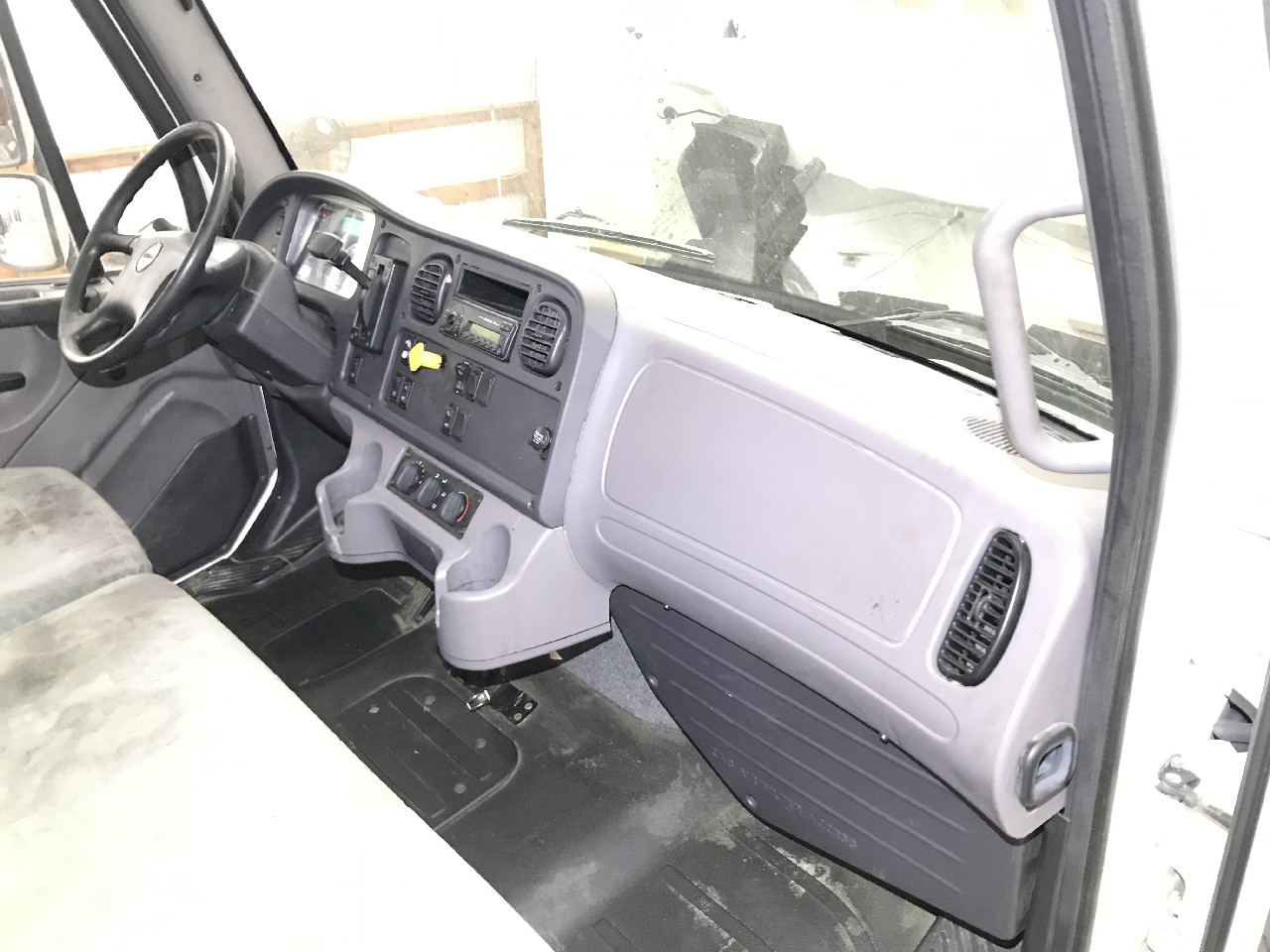 Freightliner M2 106