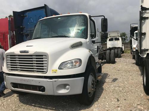 Freightliner M2 106