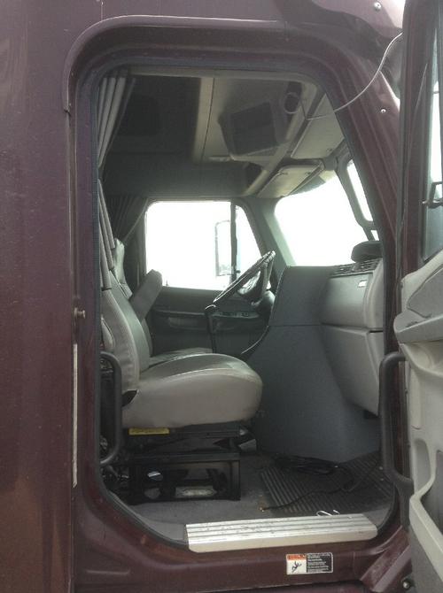 FREIGHTLINER COLUMBIA 120