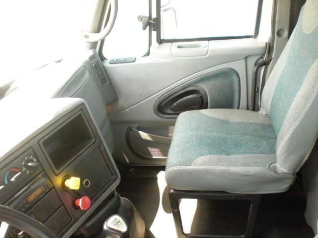INTERNATIONAL 8600
