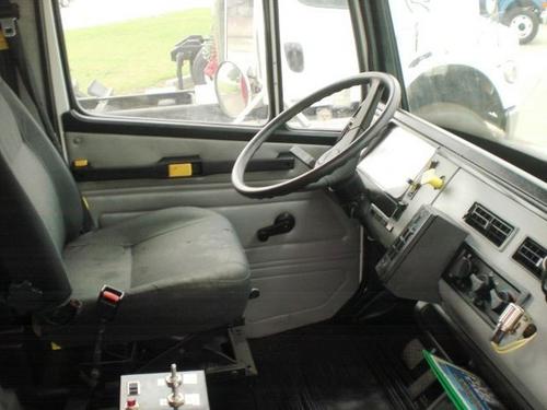 FREIGHTLINER FL80