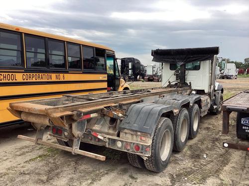 Mack GU800