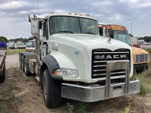 Mack GU800