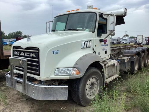 Mack GU800