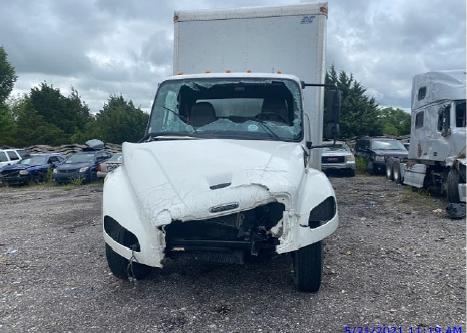 FREIGHTLINER M2 106