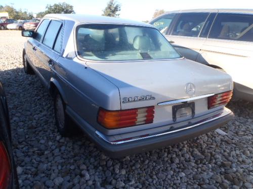 MERCEDES-BENZ MERCEDES 300E