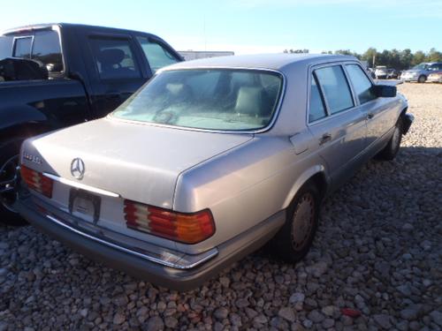 MERCEDES-BENZ MERCEDES 300E