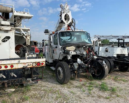 FREIGHTLINER M2 106