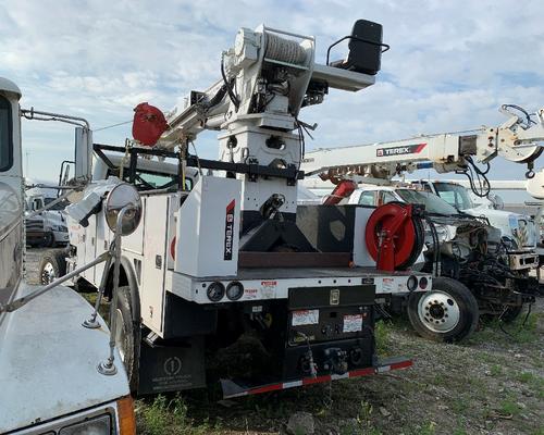 FREIGHTLINER M2 106