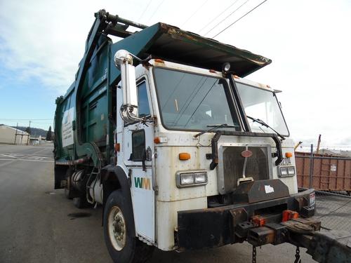 PETERBILT 320