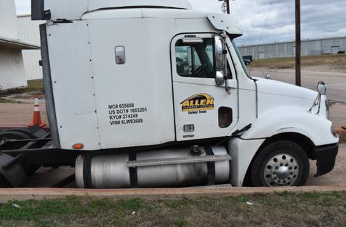 FREIGHTLINER COLUMBIA 120