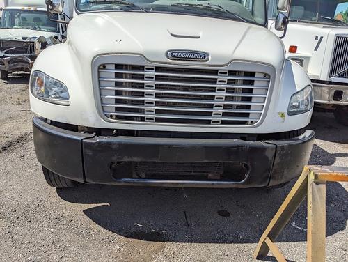 FREIGHTLINER M2 106