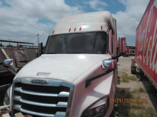 FREIGHTLINER CASCADIA 126