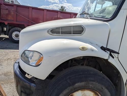 FREIGHTLINER M2 106