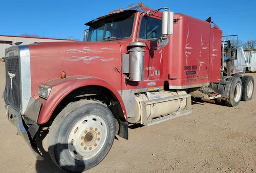 FREIGHTLINER FLD120