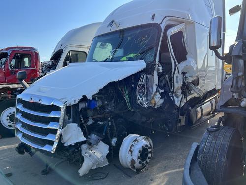FREIGHTLINER CASCADIA 126