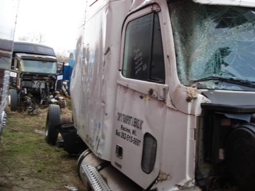 FREIGHTLINER COLUMBIA 120