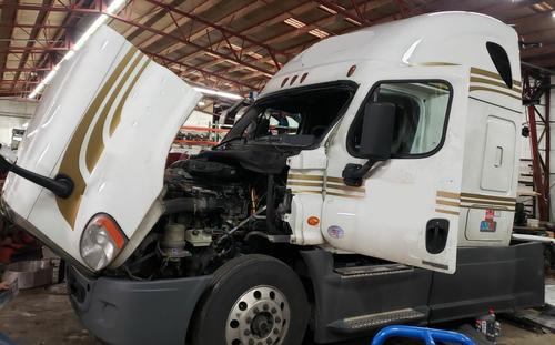 FREIGHTLINER Cascadia