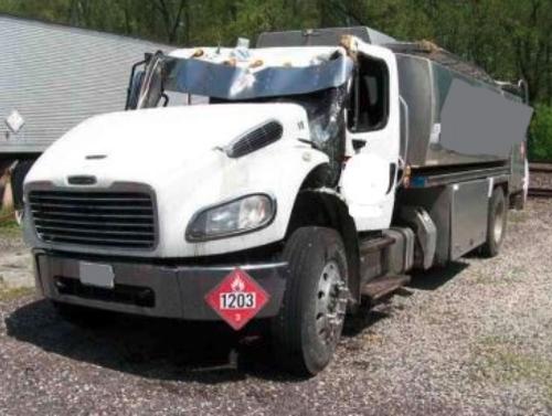 FREIGHTLINER M2 106