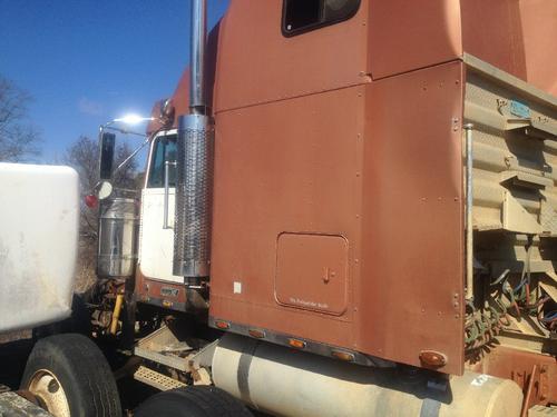 FREIGHTLINER FLD132T CLASSIC XL